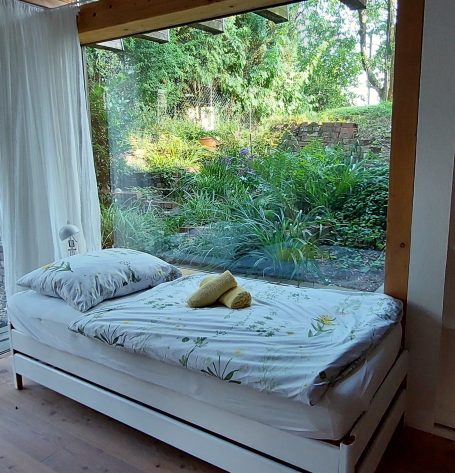 Ausblick in den Steingarten, Schlafzimmer Rumi 3